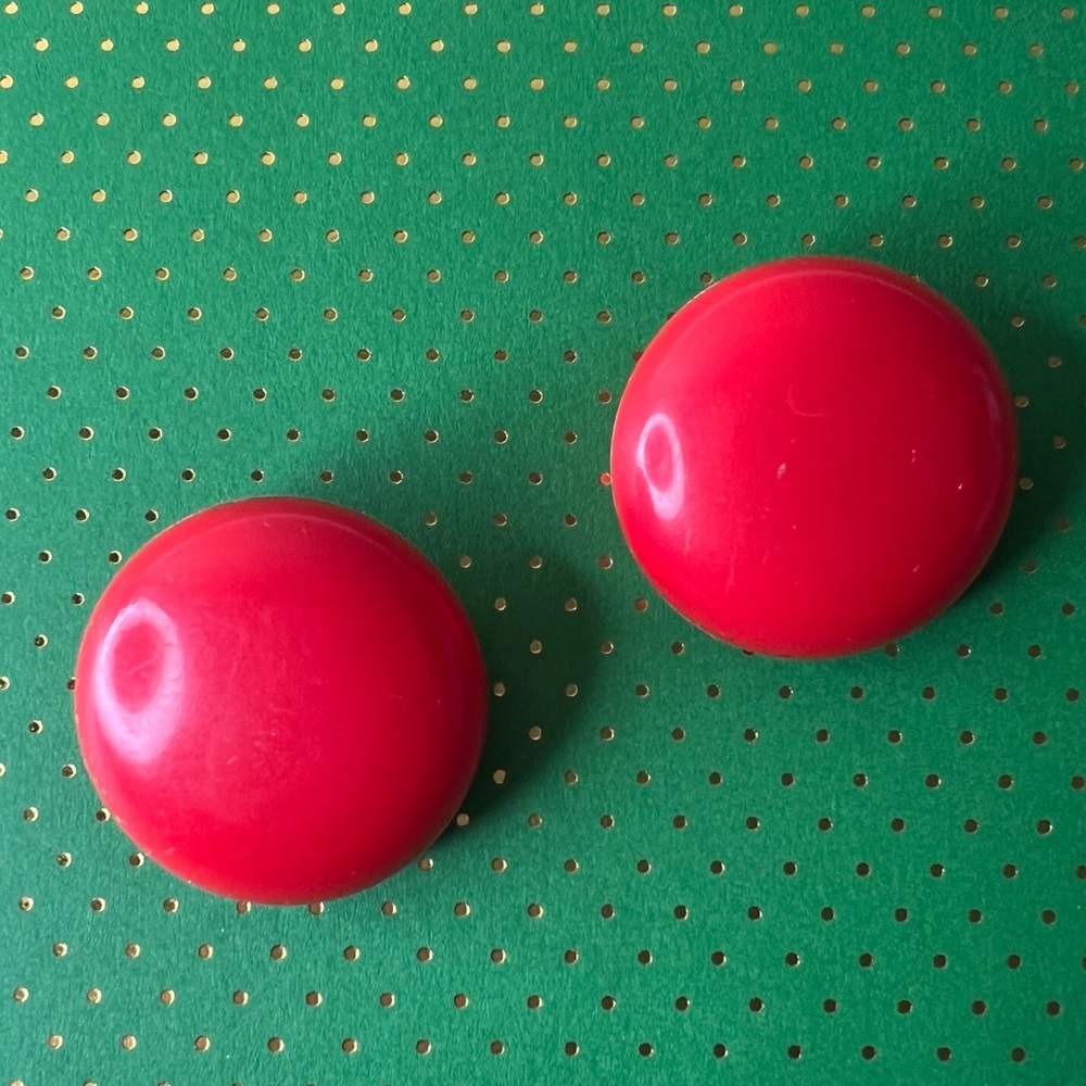 Vintage 1980s Red Dome Clip-On Earrings – Puffy Retro Circle Statement